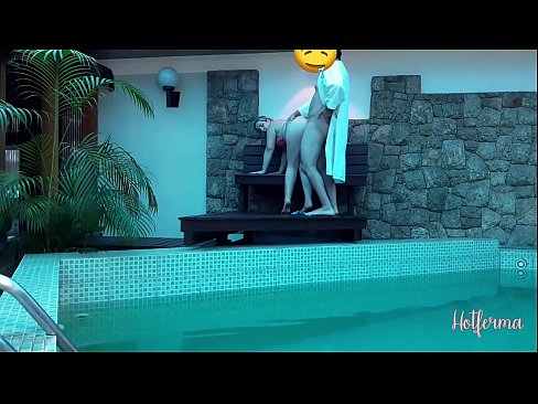 ❤️ Boss invita a cameriera à a piscina, ma ùn pudia resiste à un caldu Video sessu à co.com-pornzog.ru ️❤